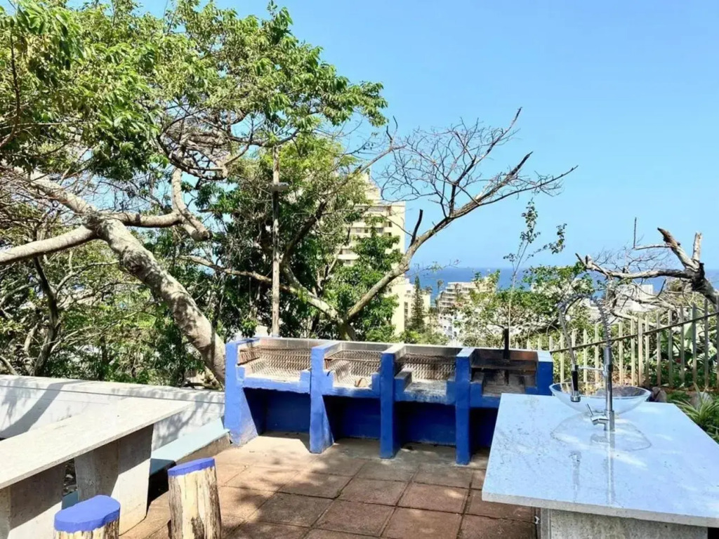 18 Ocean Heights