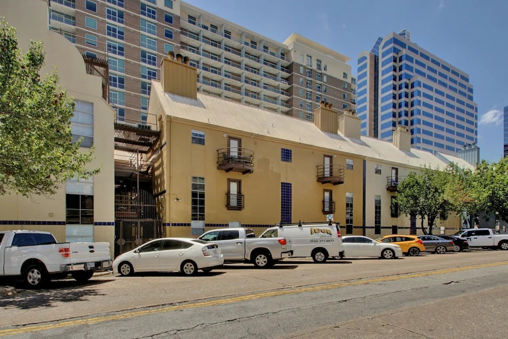 AustinStays 2 Bedroom Downtown Suite