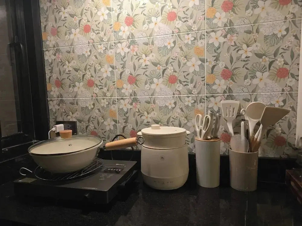 Homey Home UP Themed Near MRT Samyot