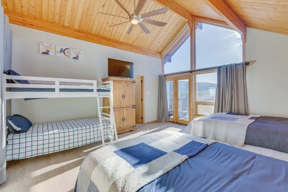 3 Mi to Ski Resort: Spacious Angel Fire Retreat