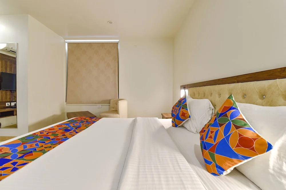 Fabhotel The Palm