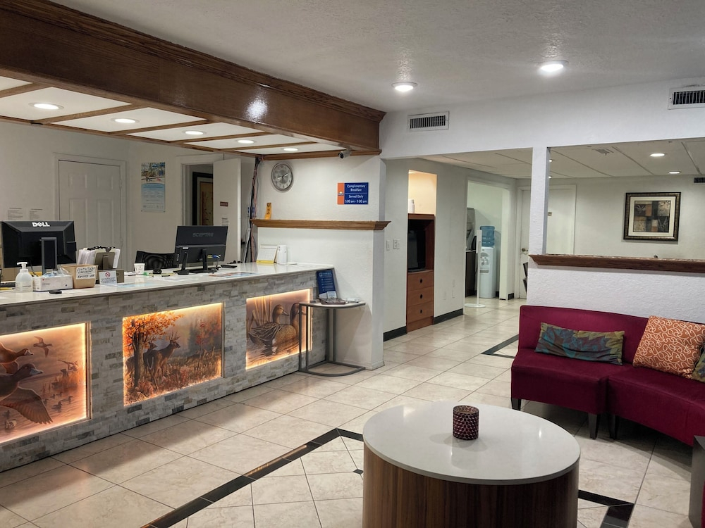 Woodward Inn&Suite