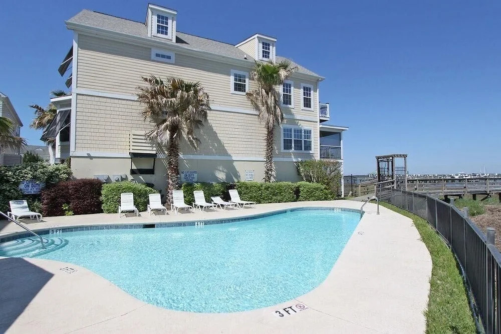 124 Waters Edge