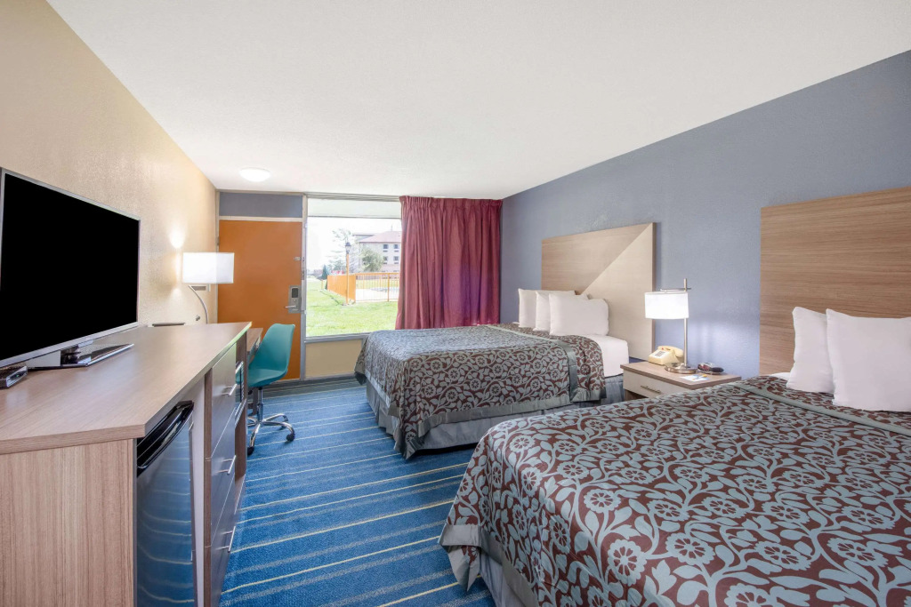Days Inn by Wyndham Salem, IL