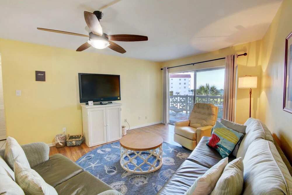 145 El Matador 1 Bedroom Condo by RedAwning