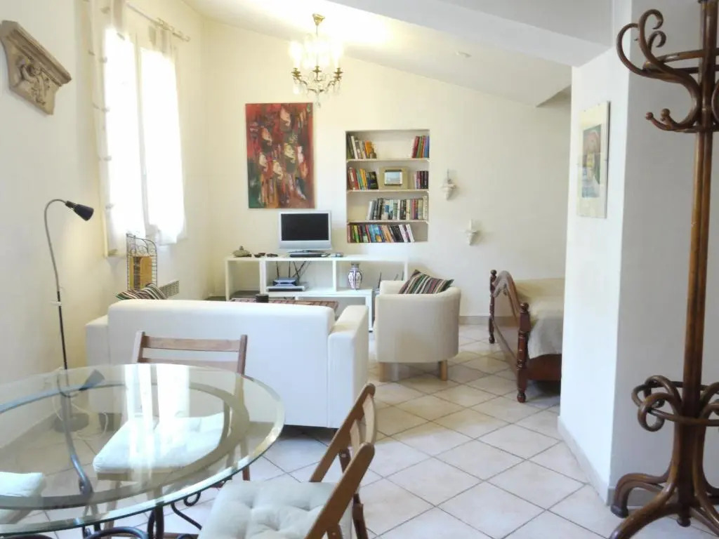 Studio 6 - a Quiet And Spacious Studio Flat in the Old Town