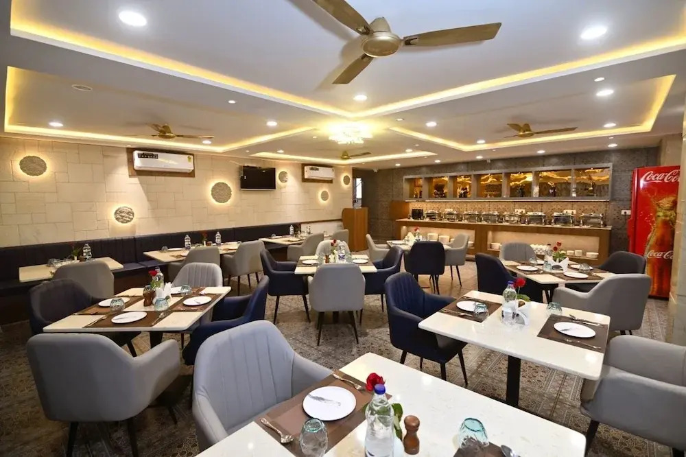 Carry Plus Hotel
