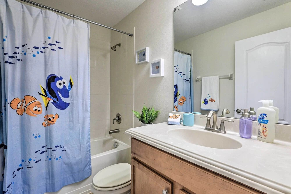 Poolside Oasis in Paradise Palms: 6 Mi to Disney!