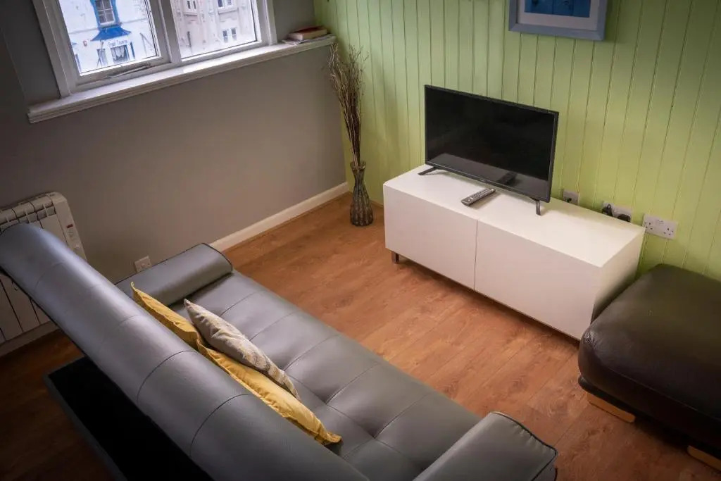 Apartment 4, Cornerhouse Apartments