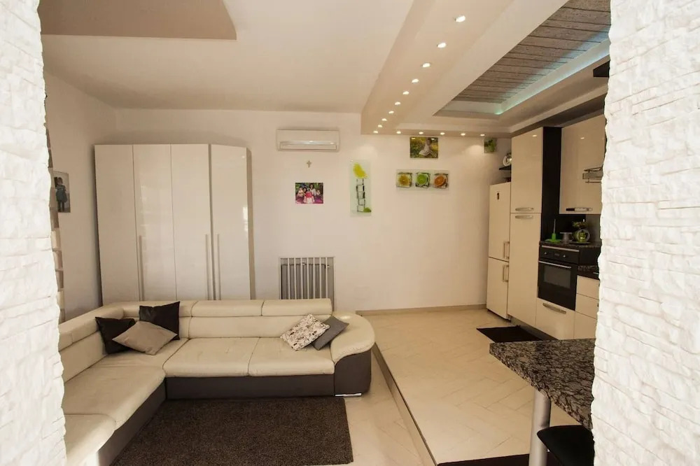 Siriana Open Space Penthouse