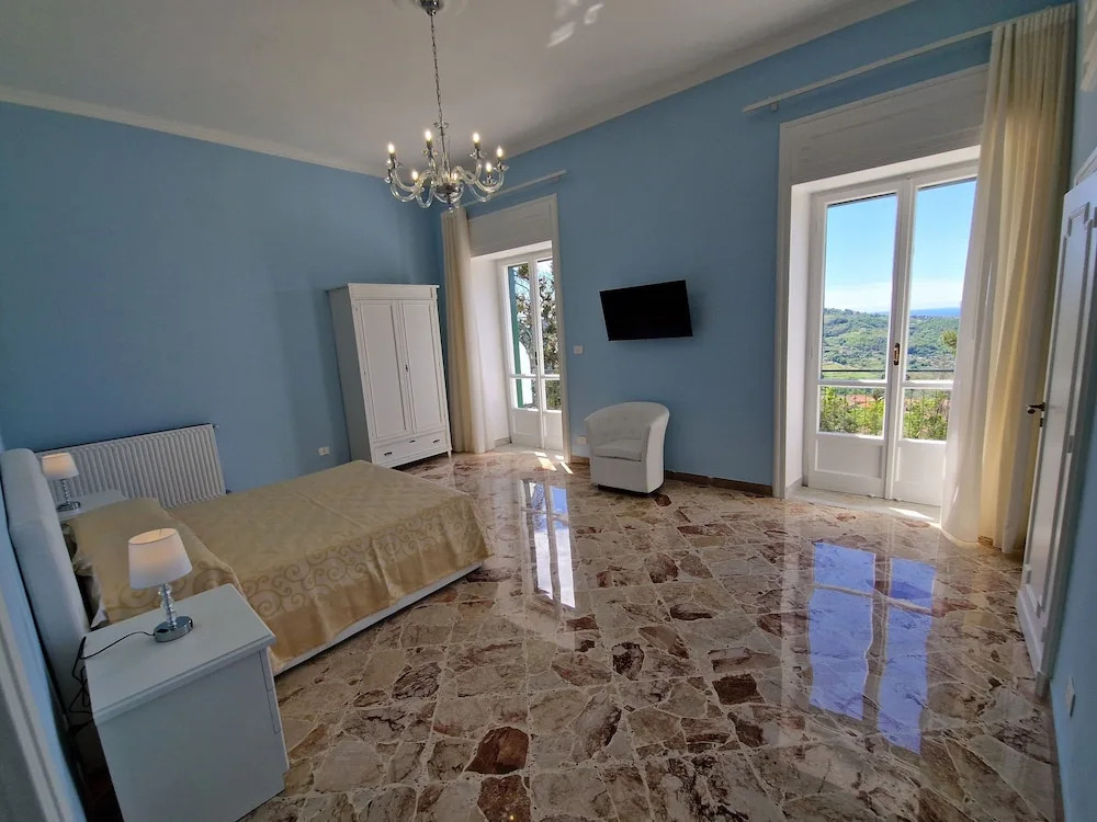 VILLA ESMERALDA