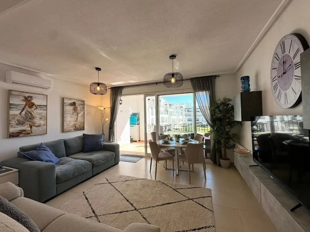 Golf Resort - Apartment - Sleeps4 - Pool - Parking