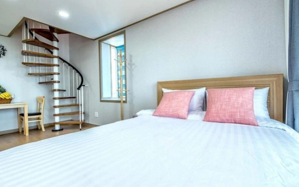 Seogwipo Jadam House Pension