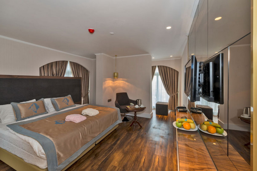 Darkmen Hotel