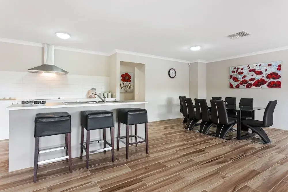 Serviced Houses - Bulla Hill