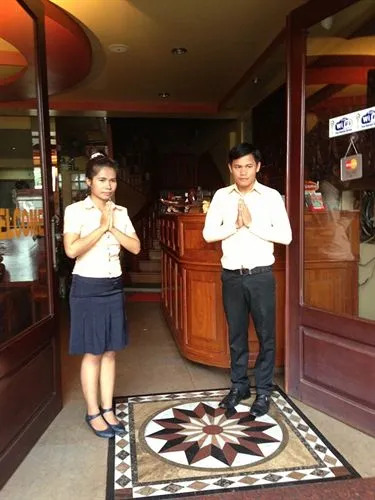 Golden Noura Villa Pub & Restaurant