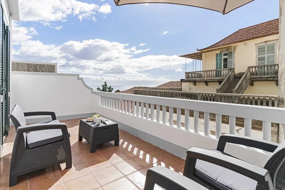 Villa Quebra Costas by An Island Apart