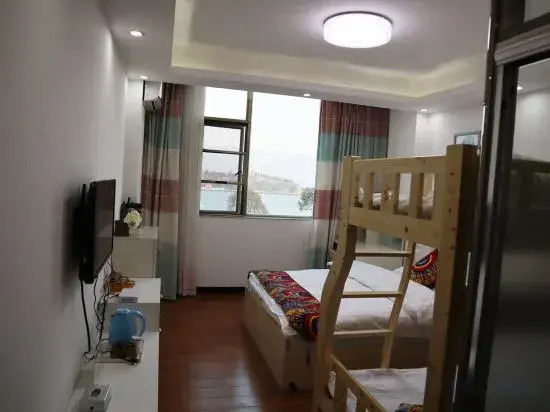 Fuxian Lake Sea Chao Inn (Gushan Scenic Area)(抚仙湖海潮客栈（孤山风景区店）)
