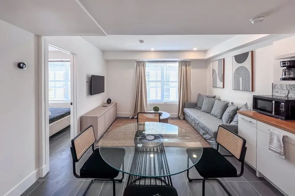 Apartments at 100 Collins