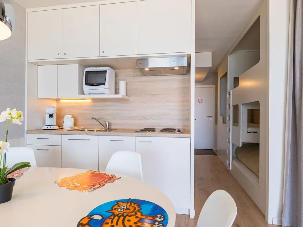 Modern studio with sea view and garage