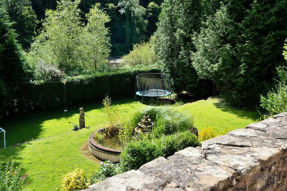 Lodge by River Wye With Private River Access