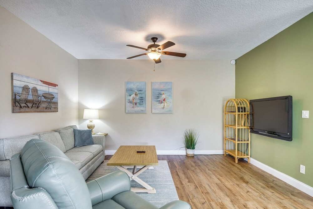 Walk to the Beach! New Smyrna Hideaway w/ Patio