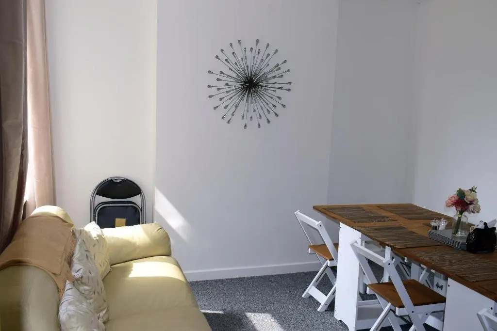 Cleopatra Family Accommodation Sleeps 11 with 2 free parkings
