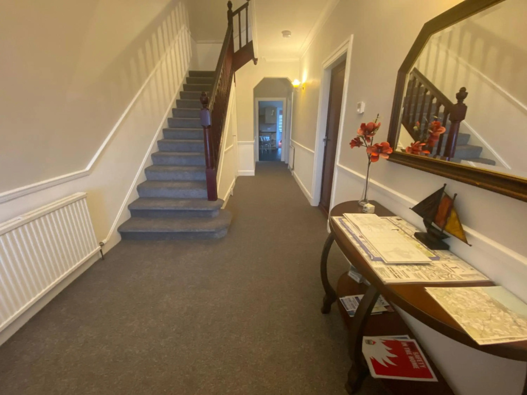 Amazing views across the Moray Firth, Private Suntrap Patio, 200m from the Beach, off street parking!