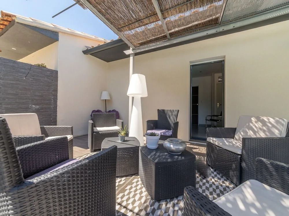 Serene Villa in Saint-Victor-la-Coste with Private Pool