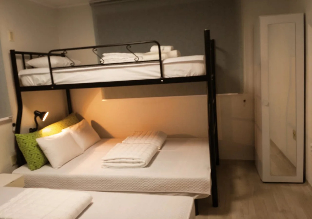 Hola Seoul Guesthouse