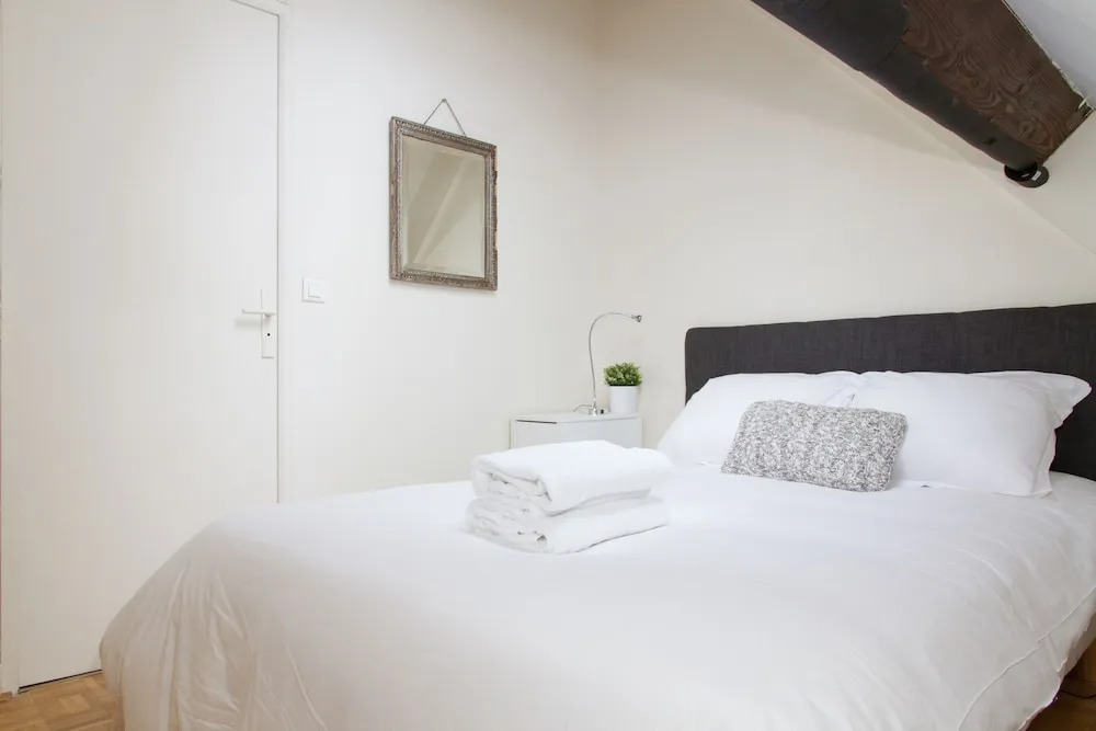 Rue Montorgeuil Area Private Apartment