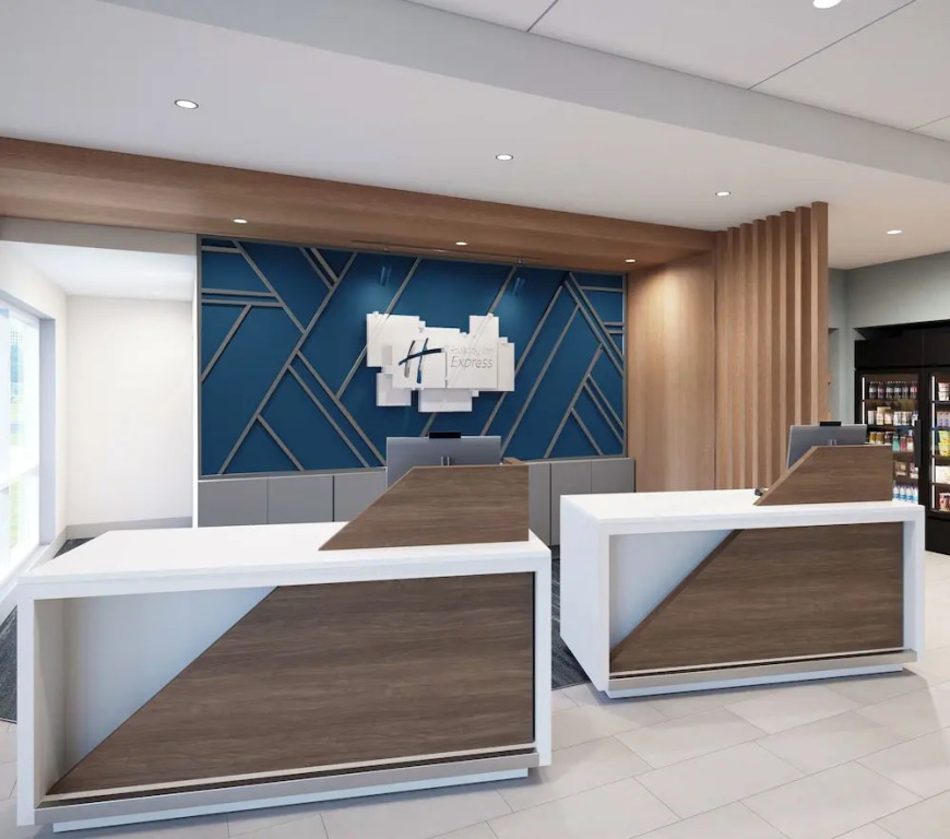 Holiday Inn Express & Suites Nashville West End - Univ Area by IHG