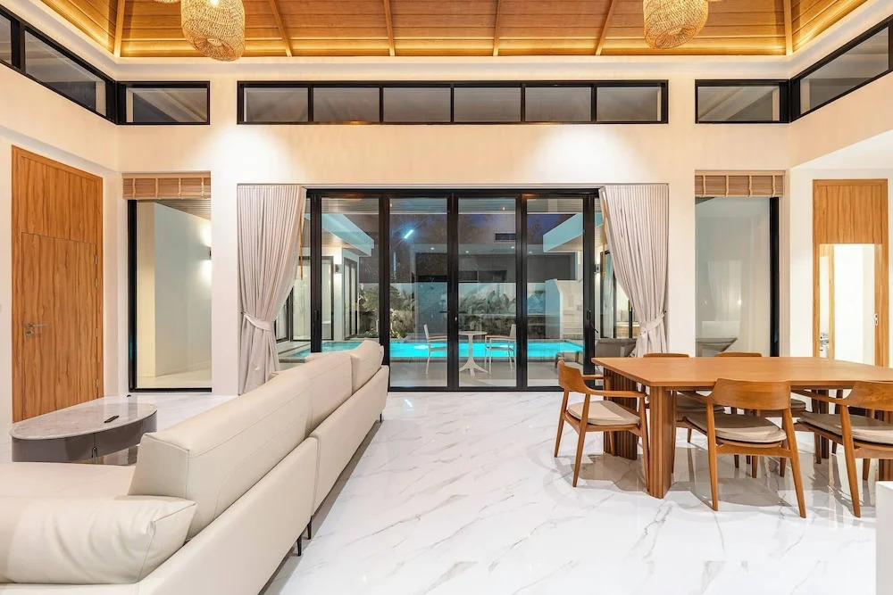 New Pool Villa With Fitness and Tennis Court