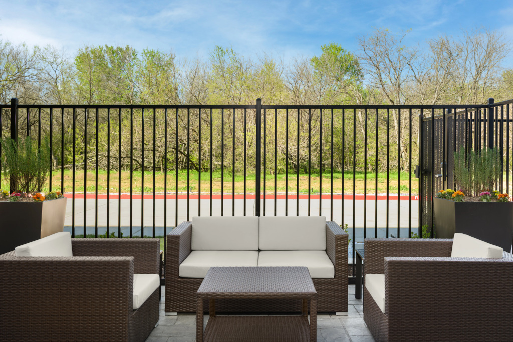 Holiday Inn Express & Suites DFW Airport Southwest - Euless