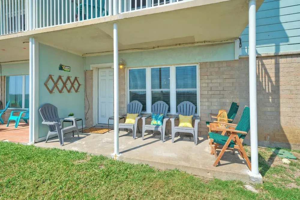 Sleeps 16 2 Beachfront Condos, Pool+pickleball+tennis Island Retreat Complex