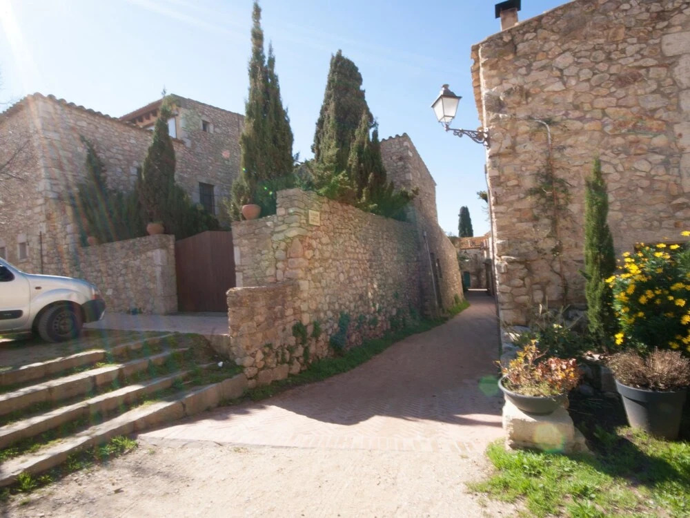 Luxurious Holiday Home in L'escala With Swimming Pool
