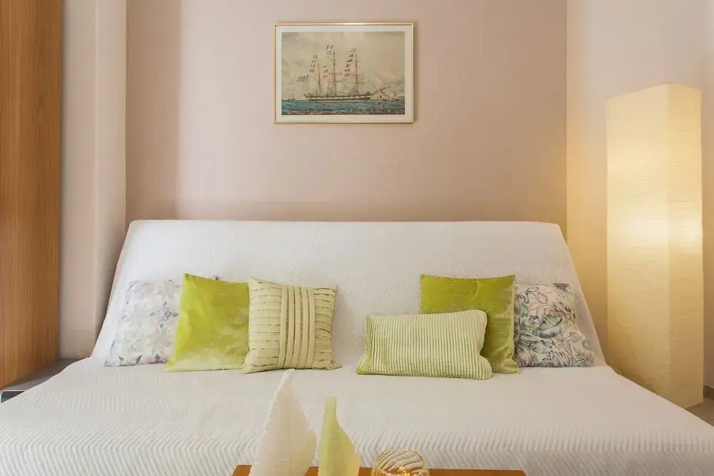 Central Apartment at Plaka 1 bed for 2 pers