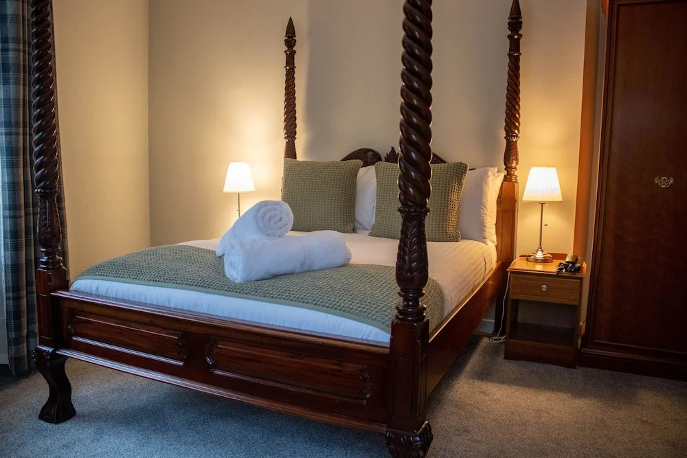 The Rosedale Hotel
