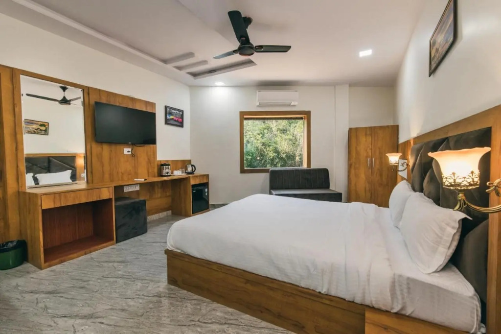 Serenity Hill Resort Near - 2Km Fateh Sagar Lake Udaipur