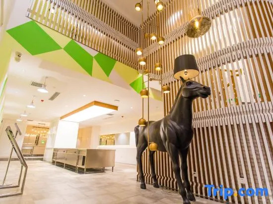 Ree Hotel