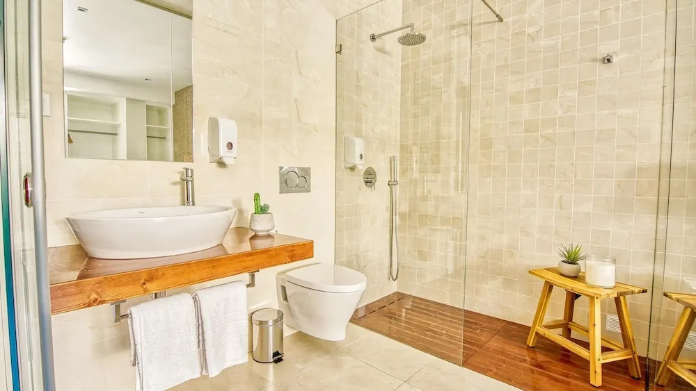 10 Bed Villa - Pool - Gym - Garden - Yacht Option