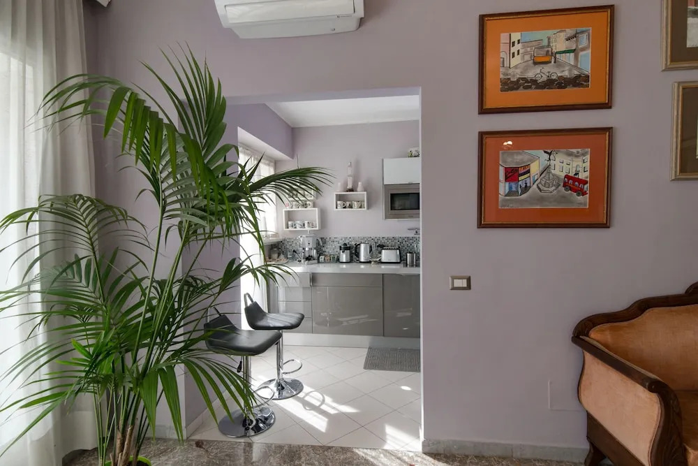 Superior 5 BD & BR Apt in Vatican Area