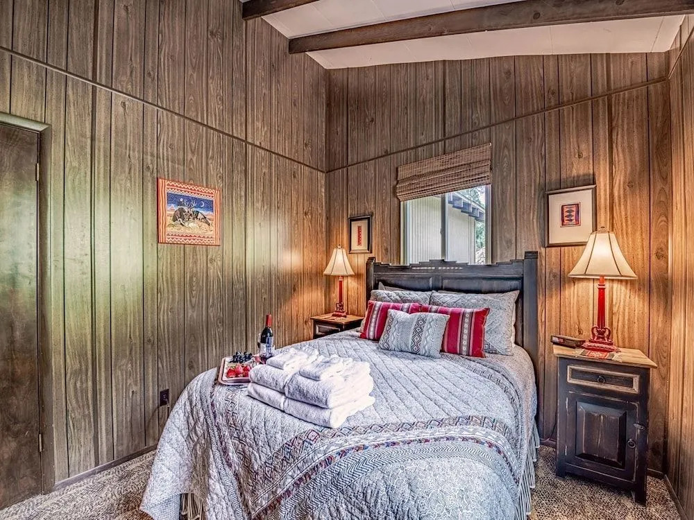 Innjoy - Two Bedroom Cabin