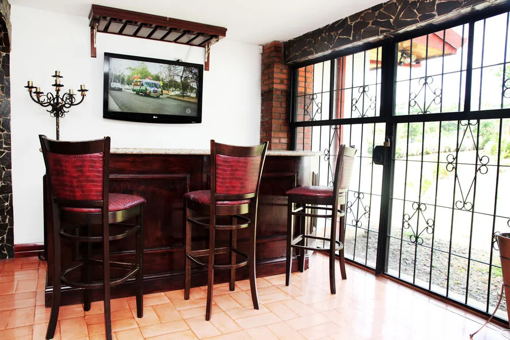 Nest Hotel B & B