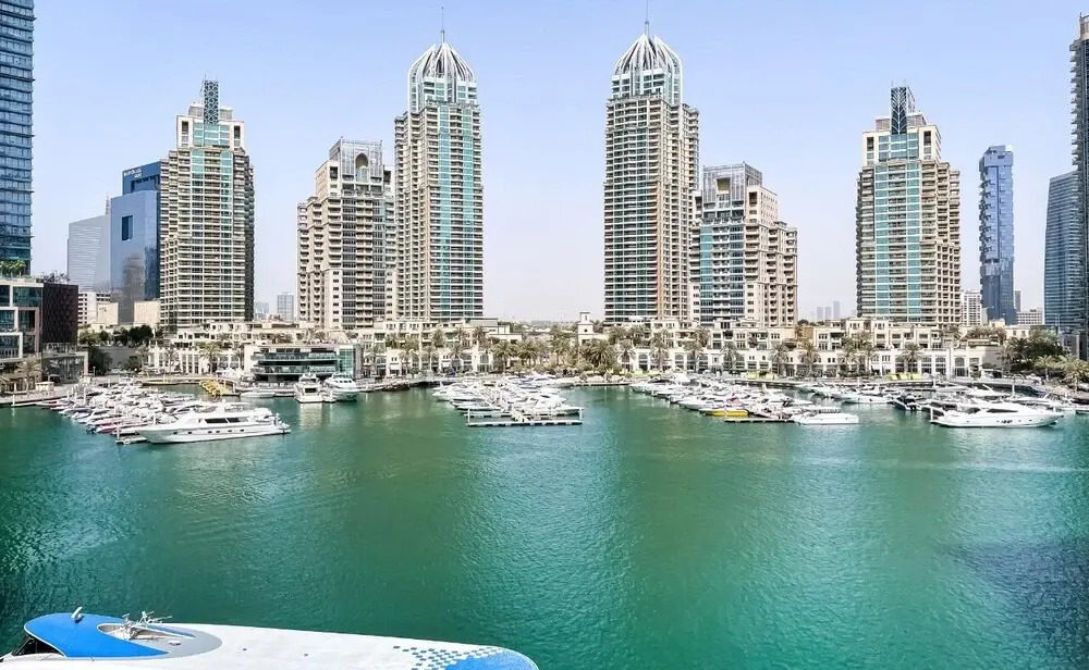 Scintillating Marina View From 1BR Apt
