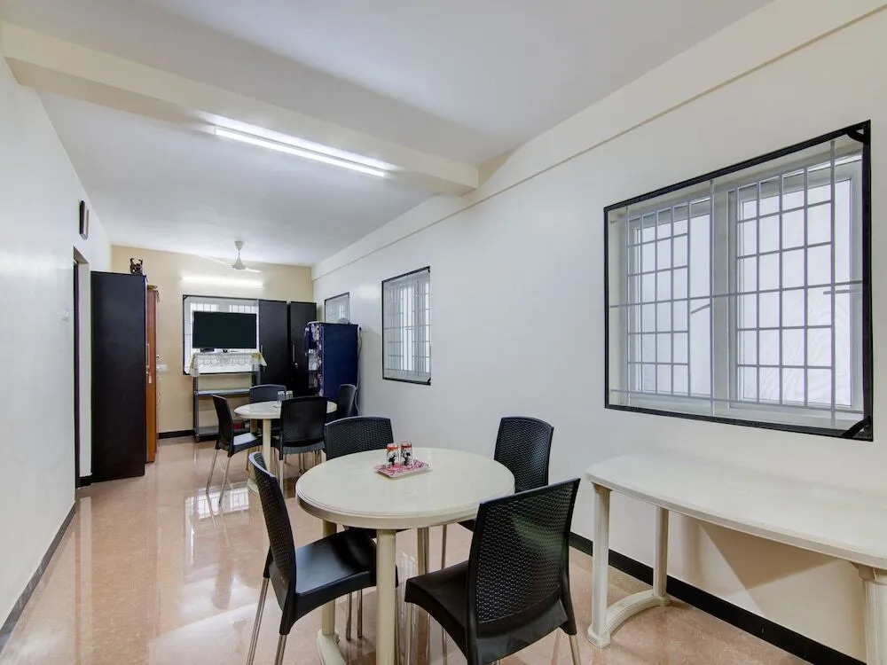 Royal Stay by OYO Rooms
