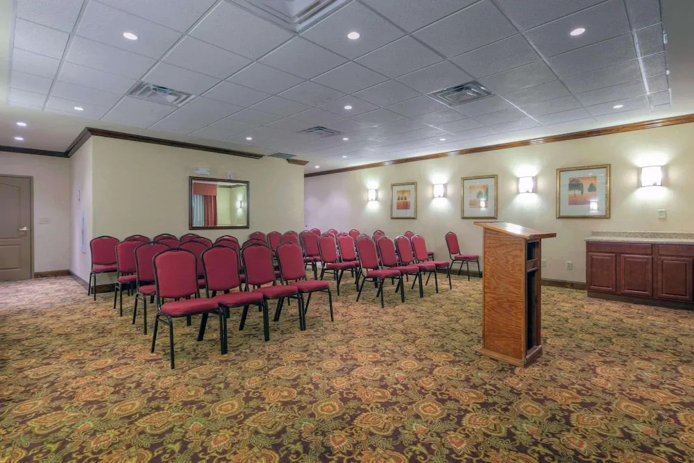 Country Inn and Suites By Carlson, Emporia, VA
