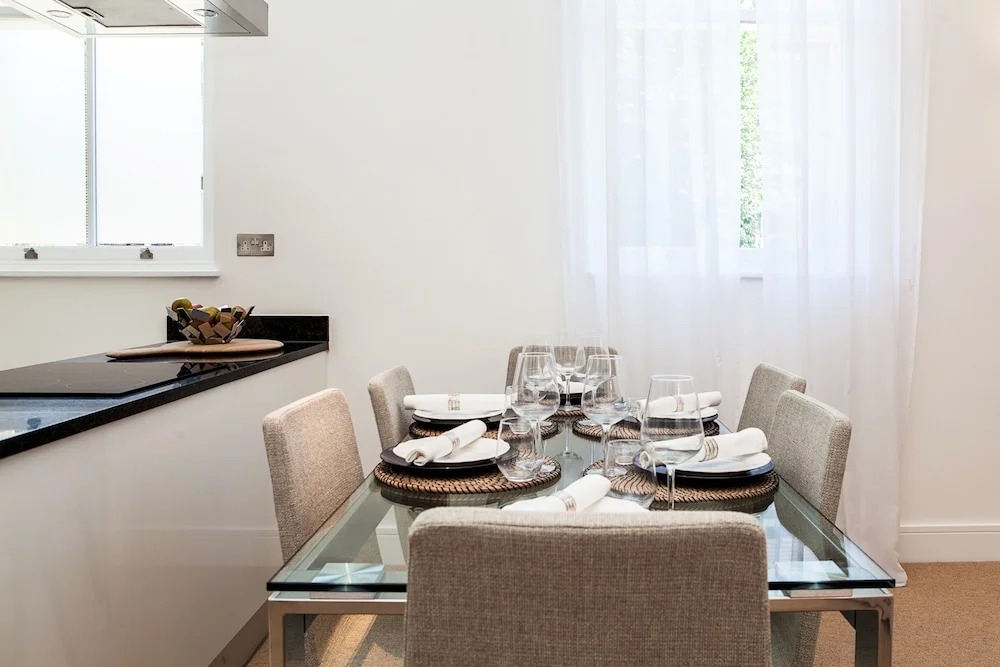 Luxurious and Spacious 3 Bed in Battersea