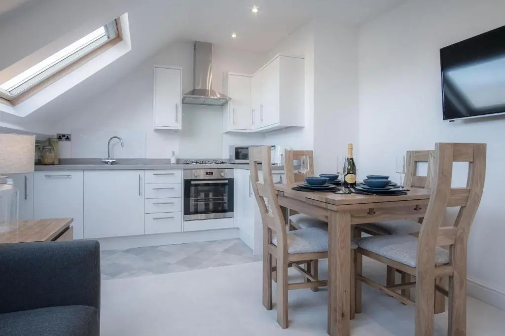 Skylark - 2 Bedroom Apartment - Tenby