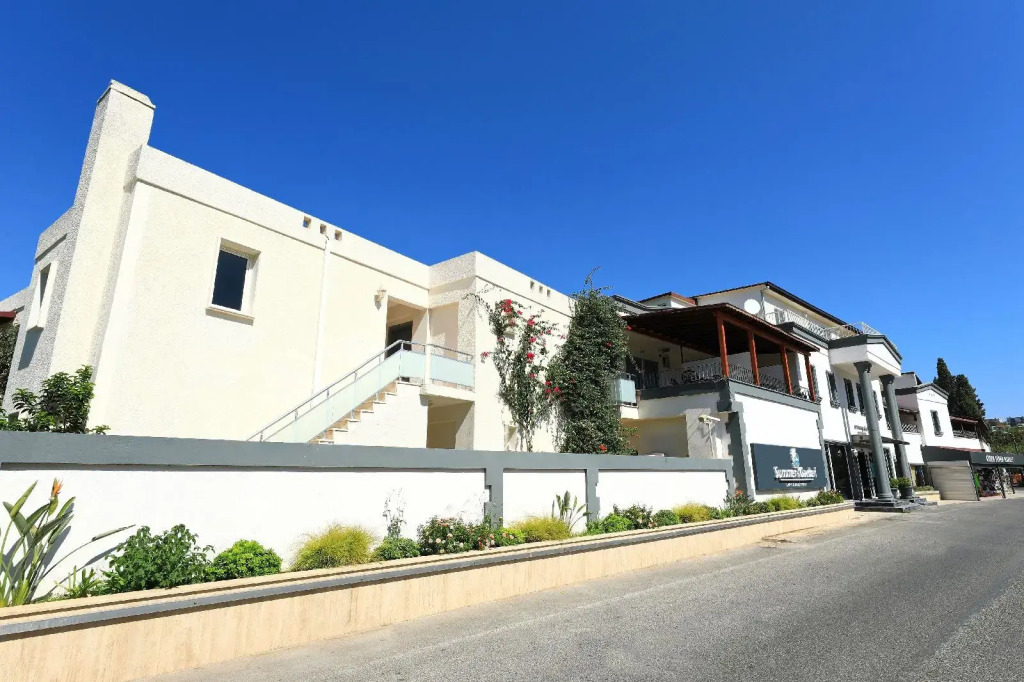 Summer in Garden Suites & Beach Hotel